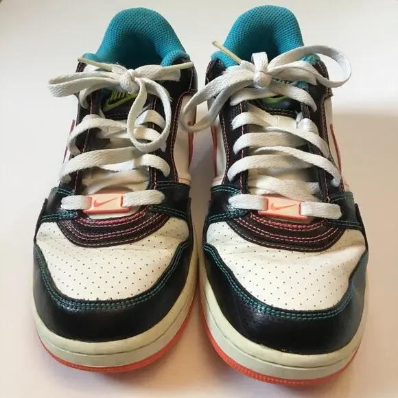 Nike Air Prestige III Blue and Pink Sneakers - Picture 2 of 9